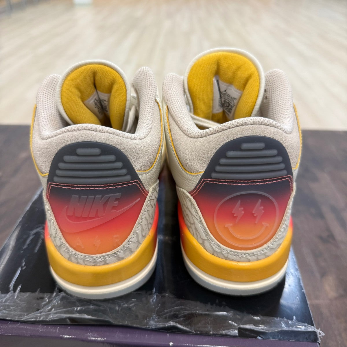 Jordan 3 Retro SP J Balvin Medellín Sunset - Image 3