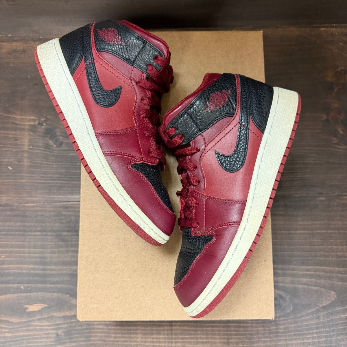 Jordan 1 Mid Team Red Black White (GS) Size 5.5Y (Pre-Owned) - Image 2