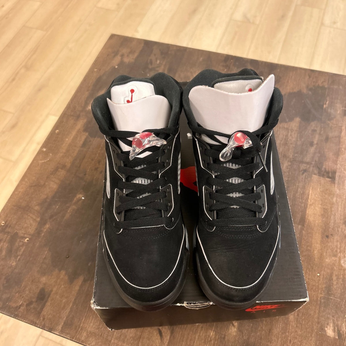 Jordan 5 Retro OG Black Metallic Reimagined Size 8.5 (Pre-Owned) - Image 2