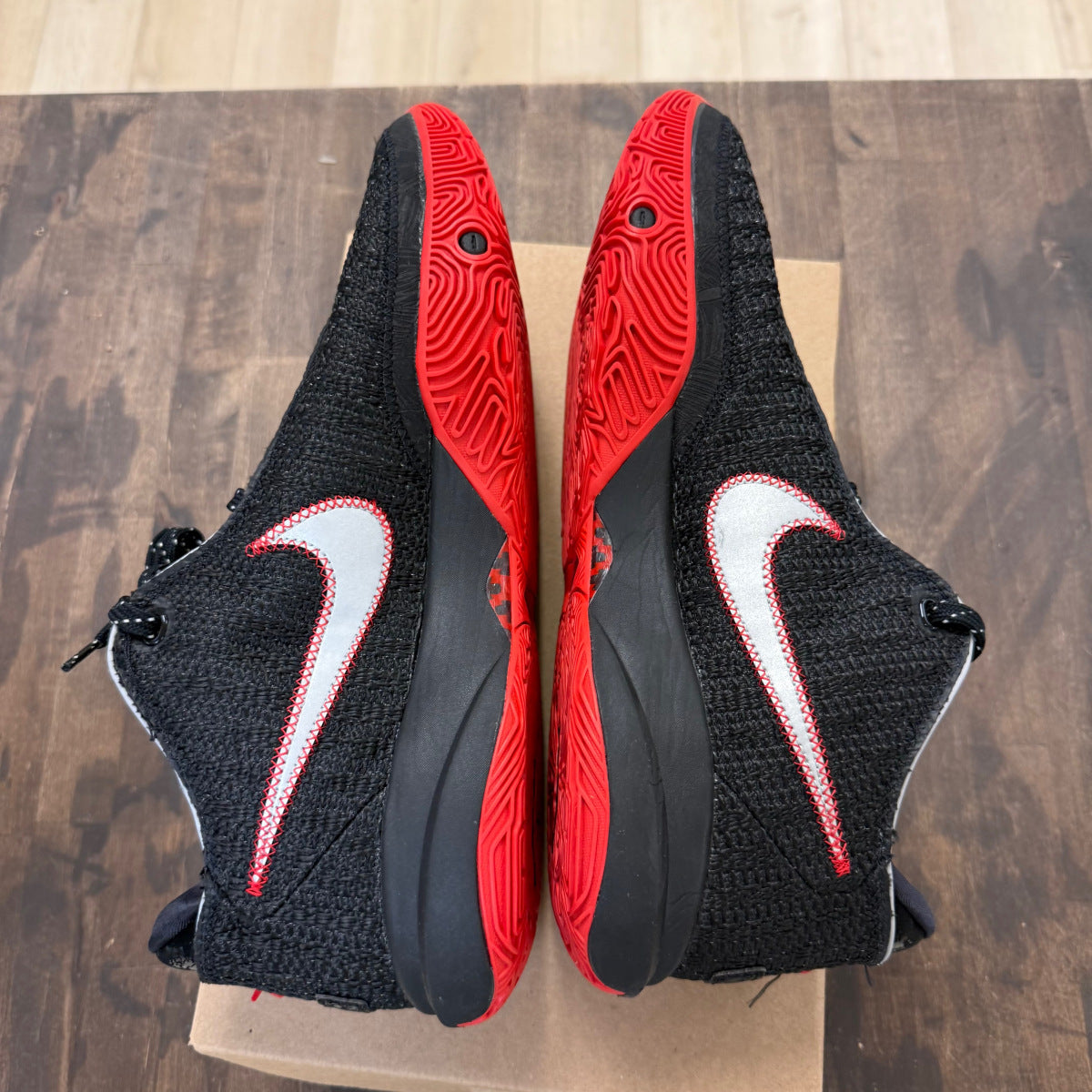 Nike LeBron 20 Miami Heat Size 13 (Pre-Owned) - Image 4