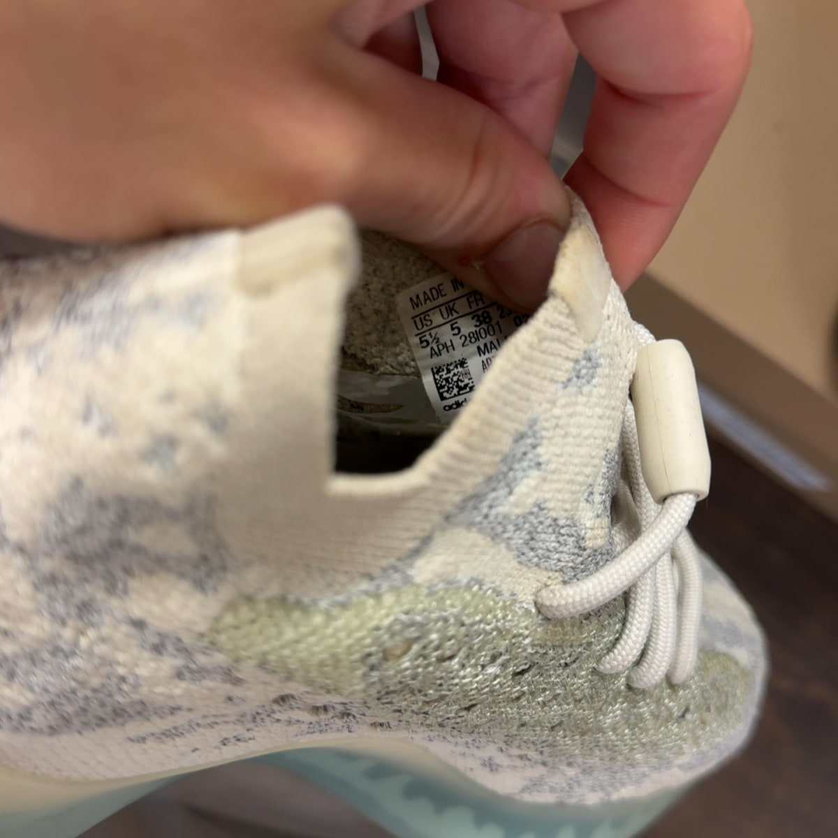 adidas Yeezy Boost 380 Alien Blue Size 5.5 (Pre-Owned) - Image 7