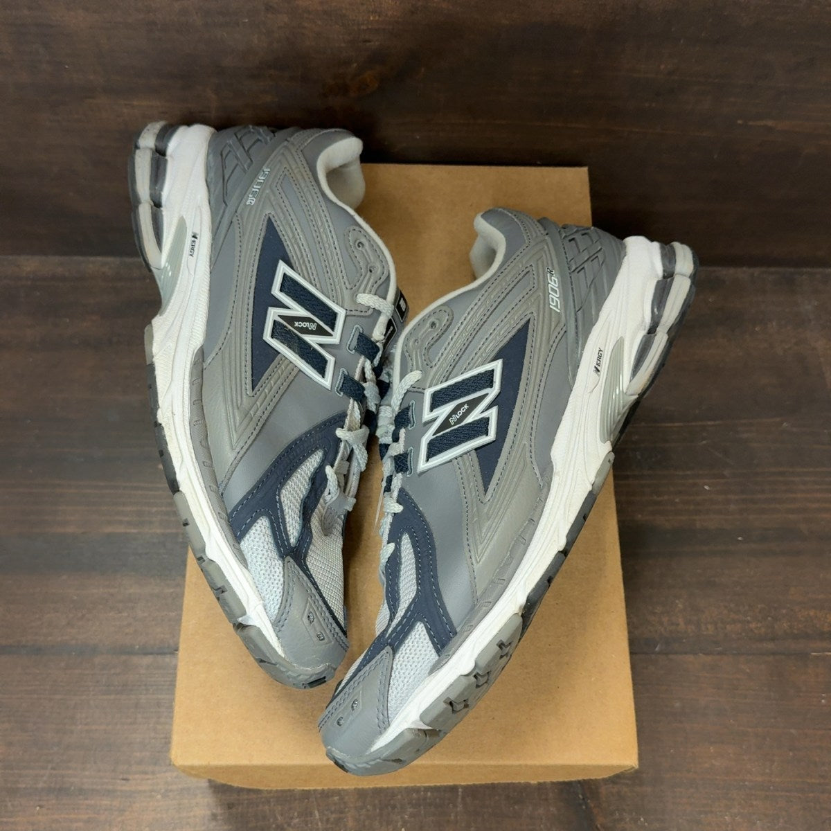 New Balance 1906R Grey Navy Size 11.5 (Pre-Owned) - Image 2