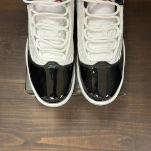 Jordan Max Aura 2 White Black Gym Red Size 9 (Pre-Owned) - Image 3