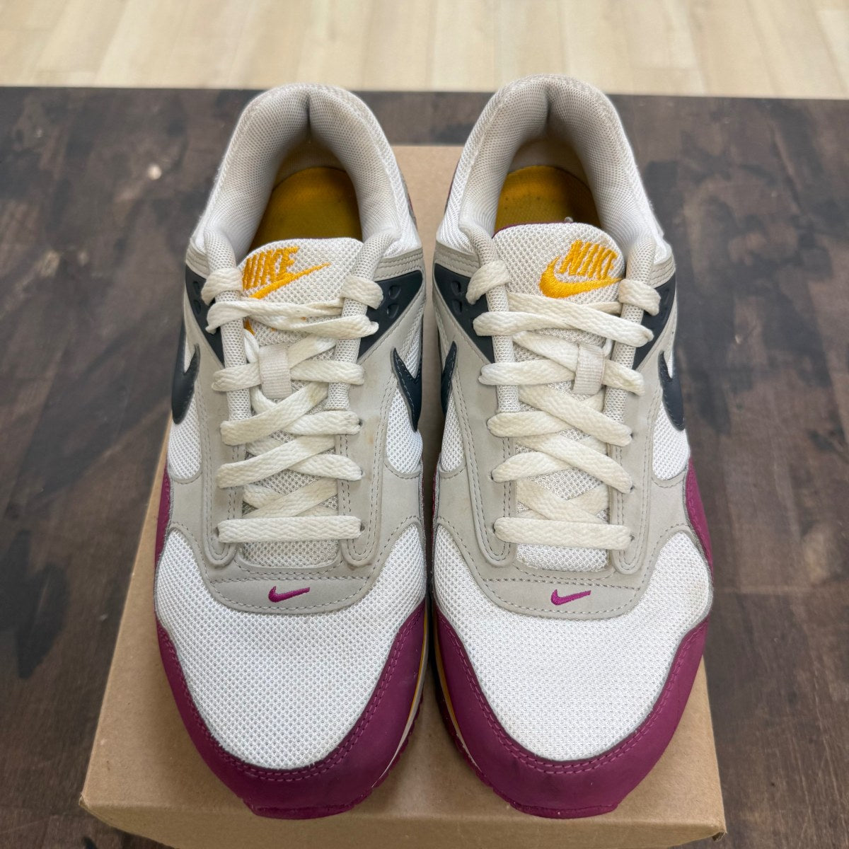 White Rave Pink Nike Air Max Correlate Size 10W (Pre-Owned) - Image 2