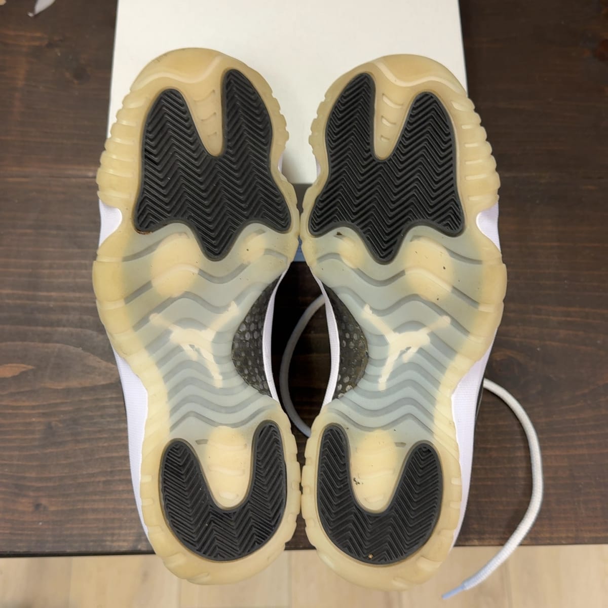 Jordan 11 Retro DMP Gratitude (2023) Size 8.5 (Pre-Owned) - aux