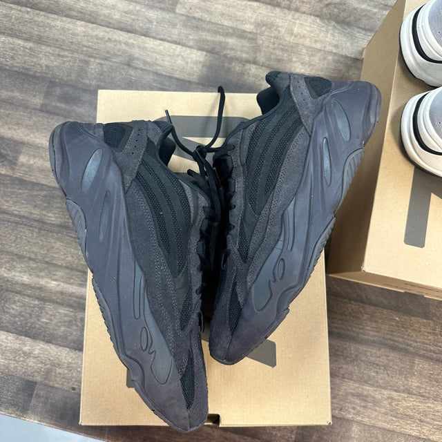 adidas Yeezy Boost 700 V2 Vanta - Image 1