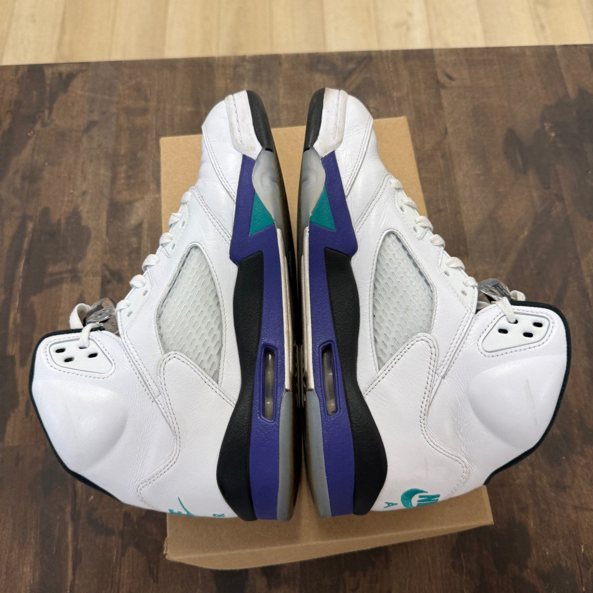 Jordan 5 Retro Grape (2025) Size 10 (Pre-Owned) - Image 4