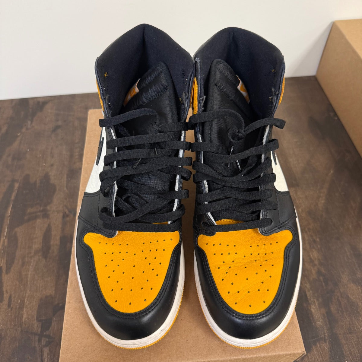 Jordan 1 Retro High OG Taxi Size 12.5 (Pre-Owned) - Image 2
