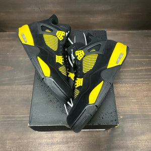 Jordan 4 Retro Thunder (2023) Size 11 (Pre-Owned) - Image 2