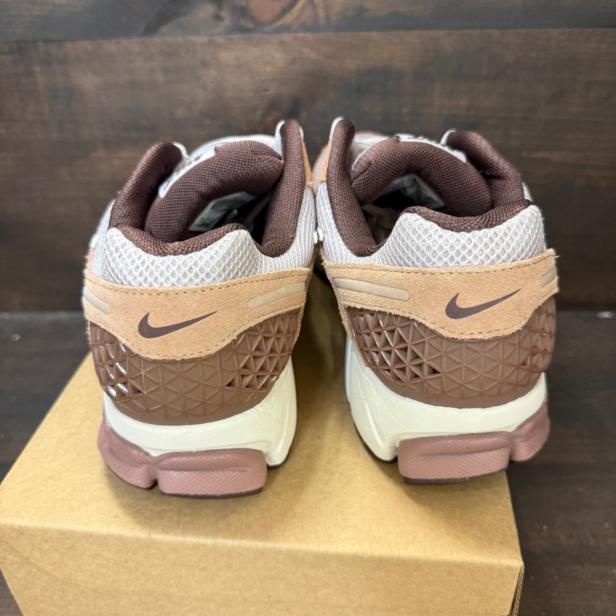 Nike Zoom Vomero 5 Dusted Clay Size 12 (Pre-Owned) - Image 3