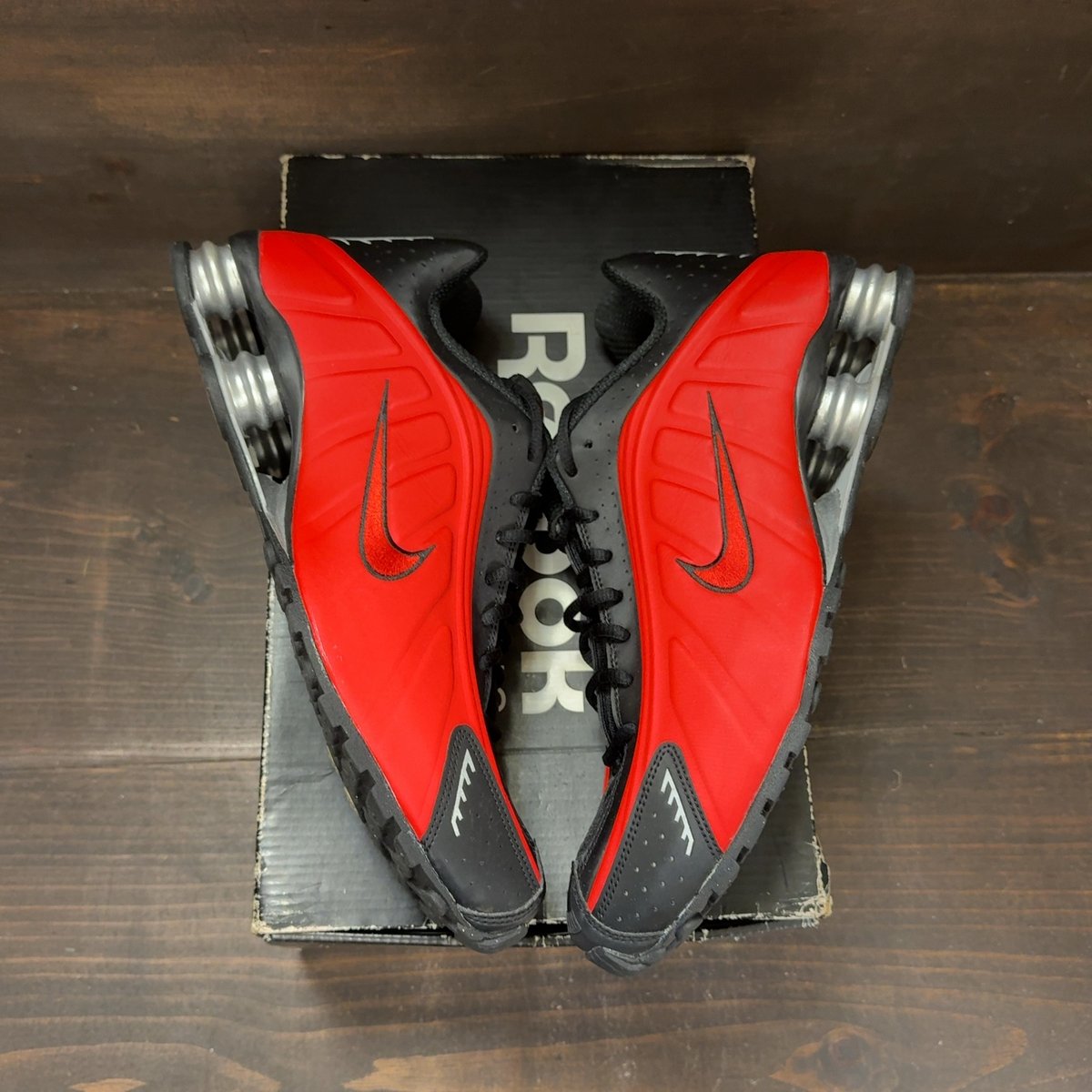 Nike Shox R4 University Red Black Metallic Silver Size 12 (Pre-Owned) - back