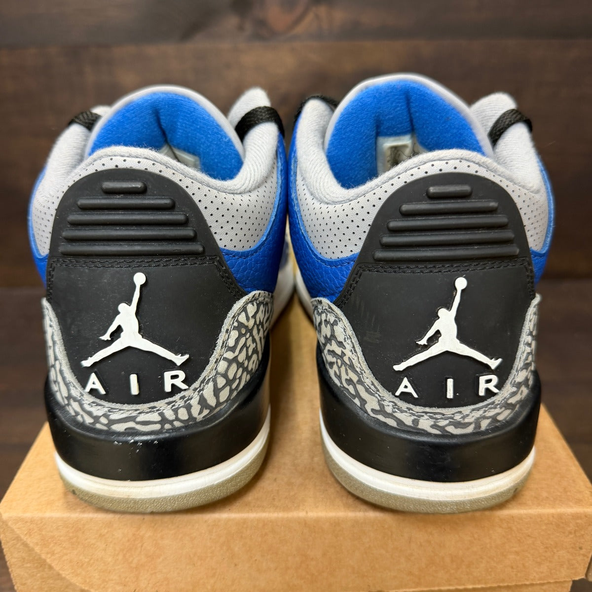 Jordan 3 Retro Varsity Royal Cement Size 7.5 (Pre-Owned) - Image 4