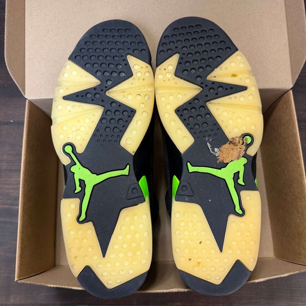 Jordan 6 Retro Electric Green Size 11.5 (Pre-Owned) - Image 6