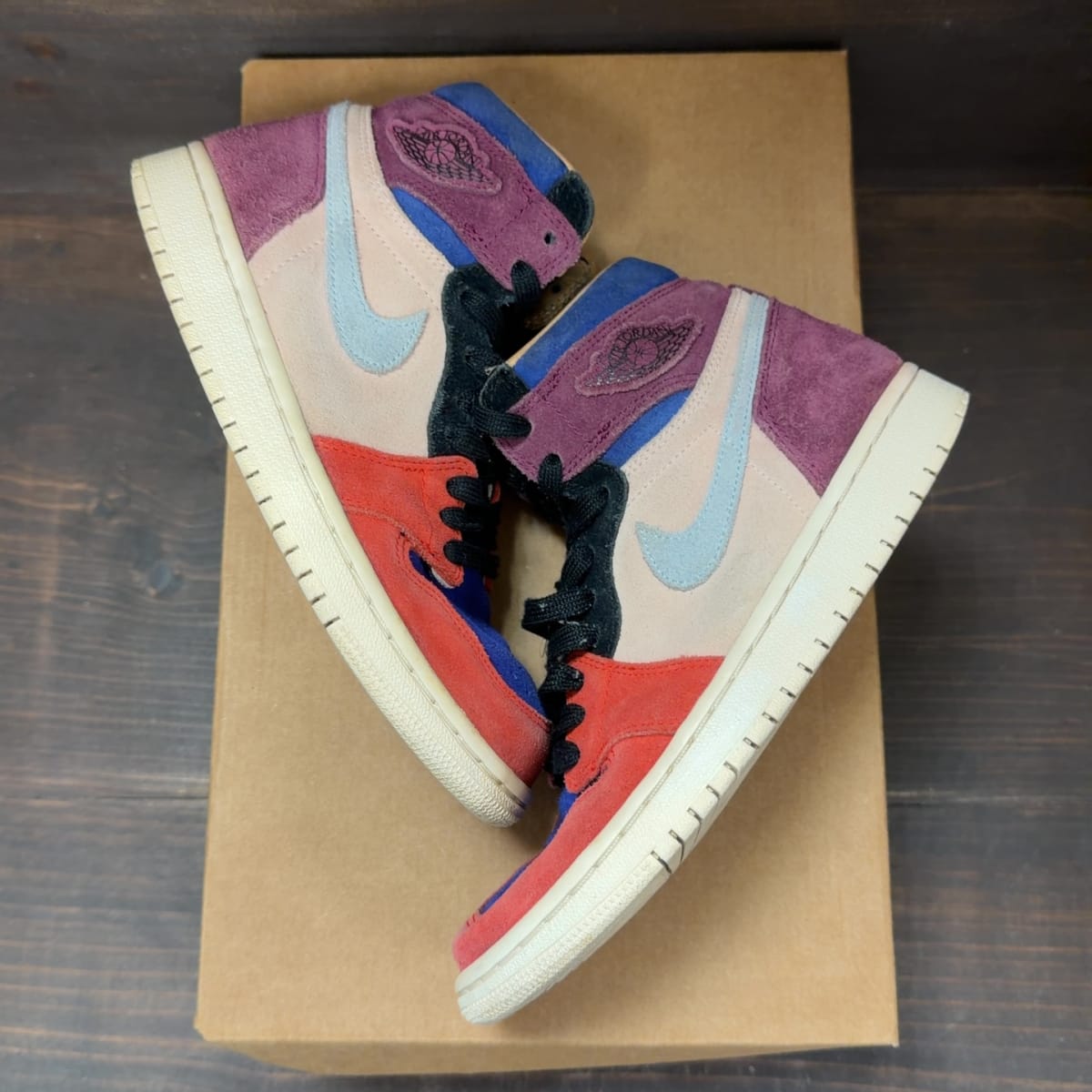Jordan 1 Retro High Aleali May Court Lux (Women's) Size 6W (Pre-Owned) - back