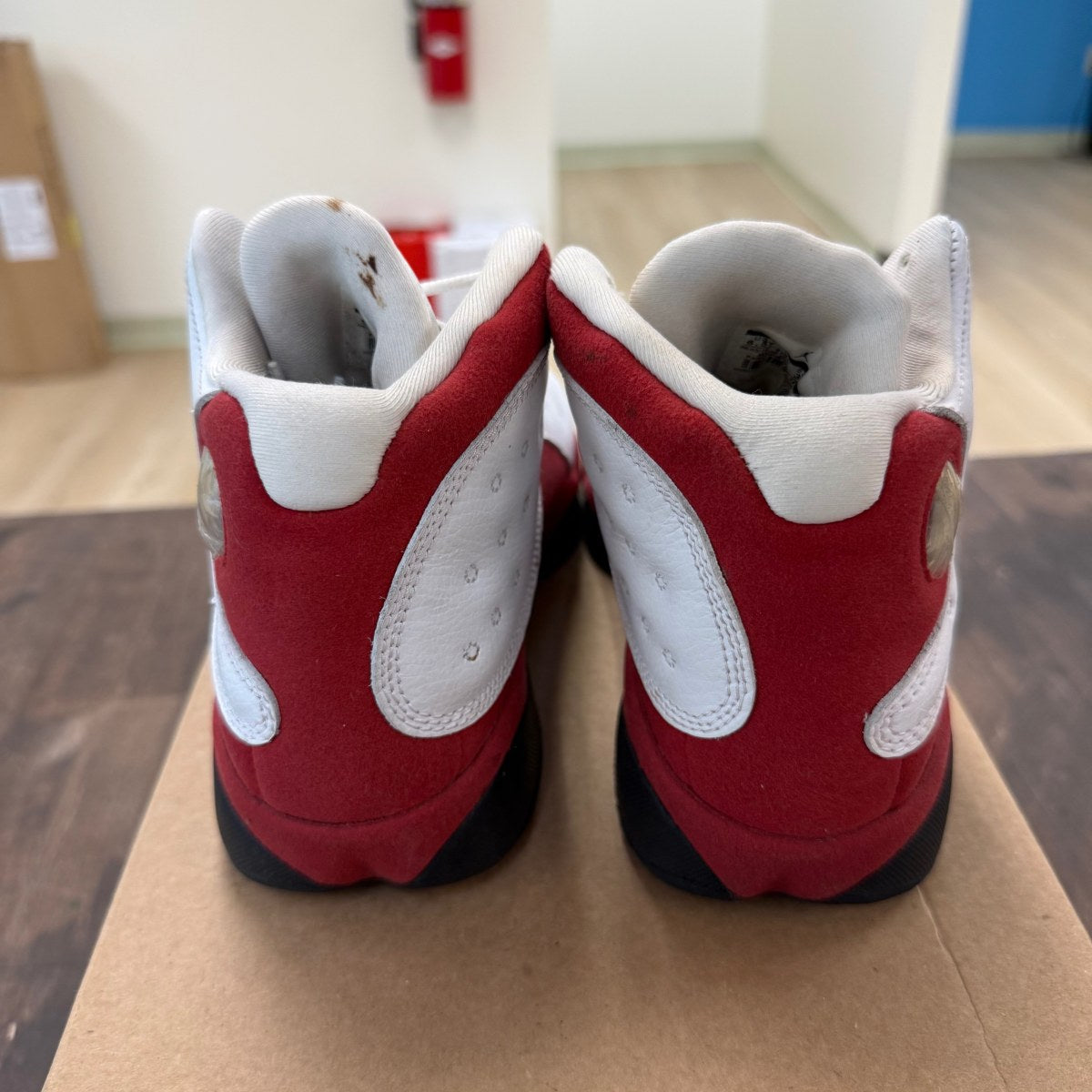 Jordan 13 Retro OG Chicago (2017) (GS) Size 6.5Y (Pre-Owned) - Image 3