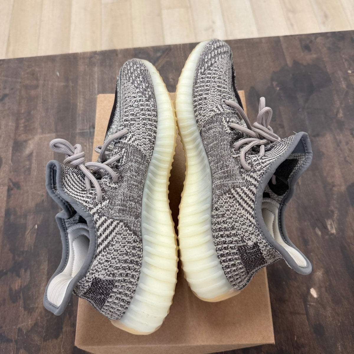 adidas Yeezy Boost 350 V2 Zyon Size 11 (Pre-Owned) - Image 5