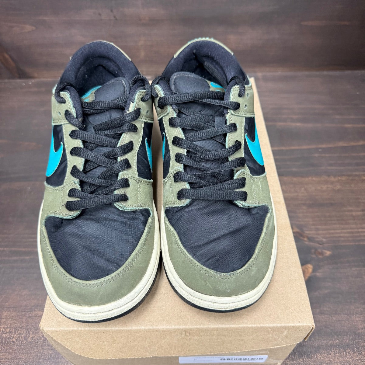 Nike SB Dunk Low Medium Olive Turbo Green Size 11 (Pre-Owned) - Image 3