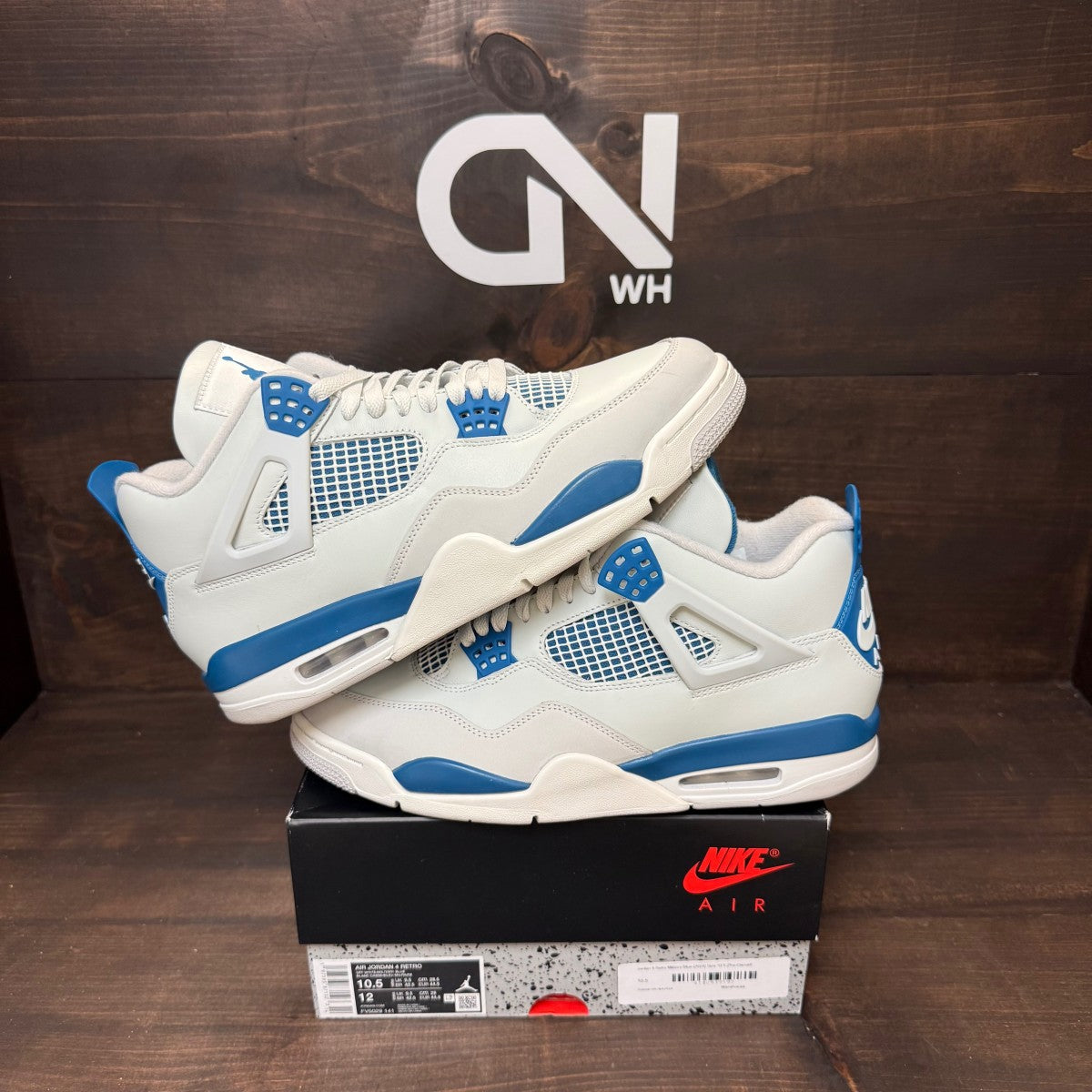 Jordan 4 Retro Military Blue (2024) - Image 1