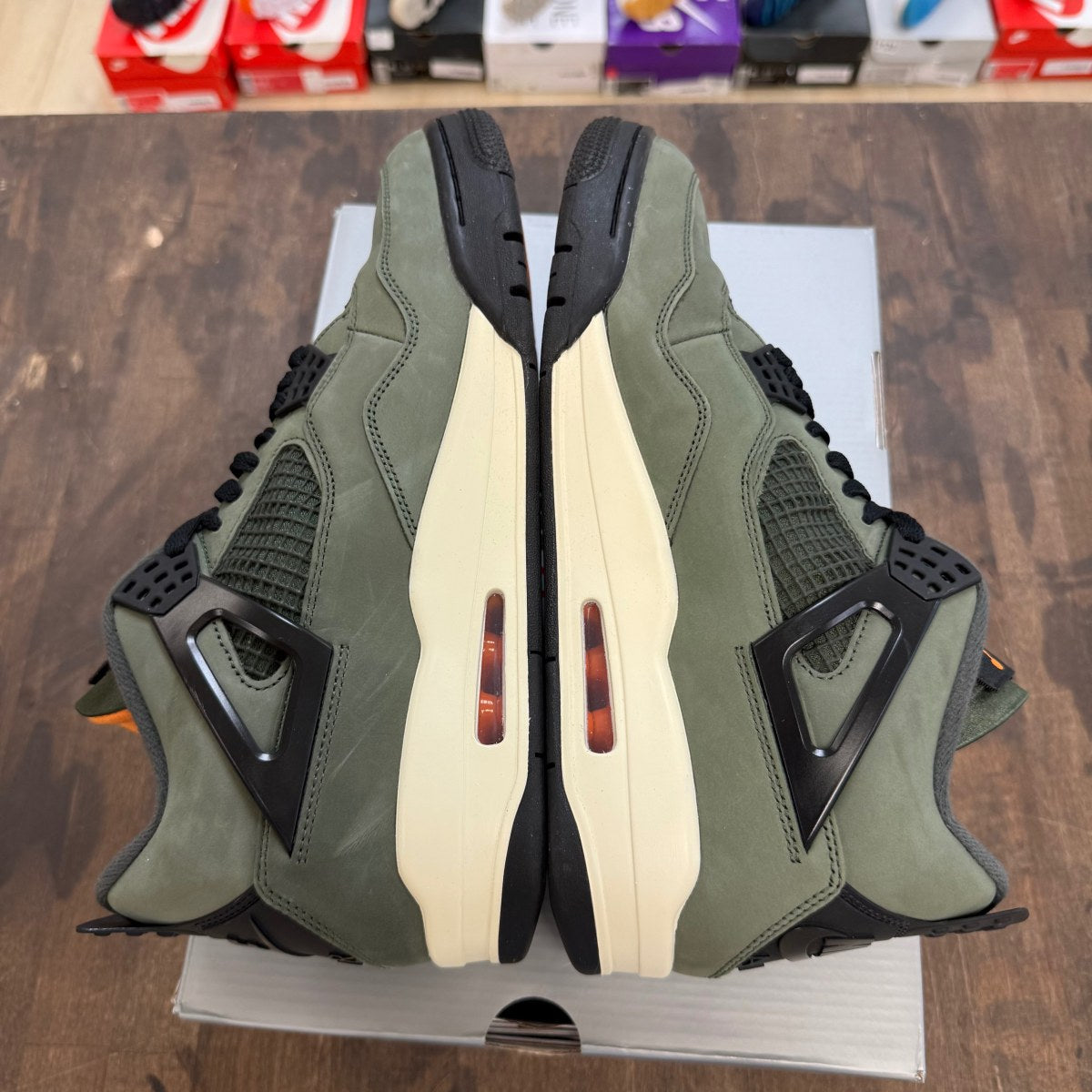 Jordan 4 Retro OG SP Undefeated (2025) - Image 4