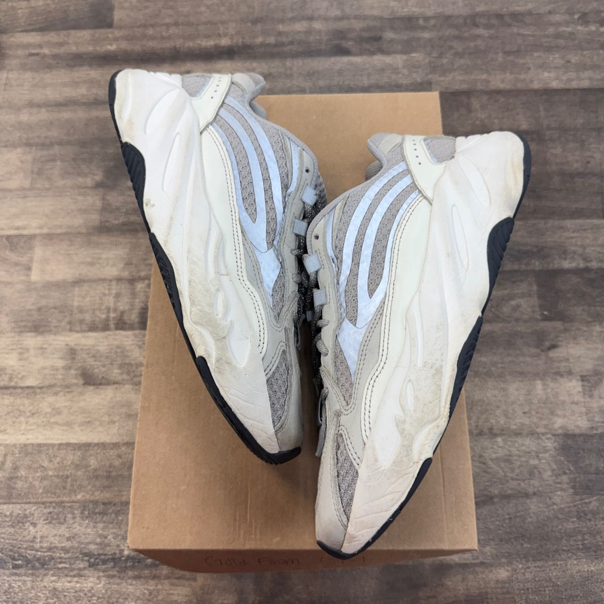 adidas Yeezy Boost 700 V2 Static Size 8.5 (Pre-Owned) - Image 1