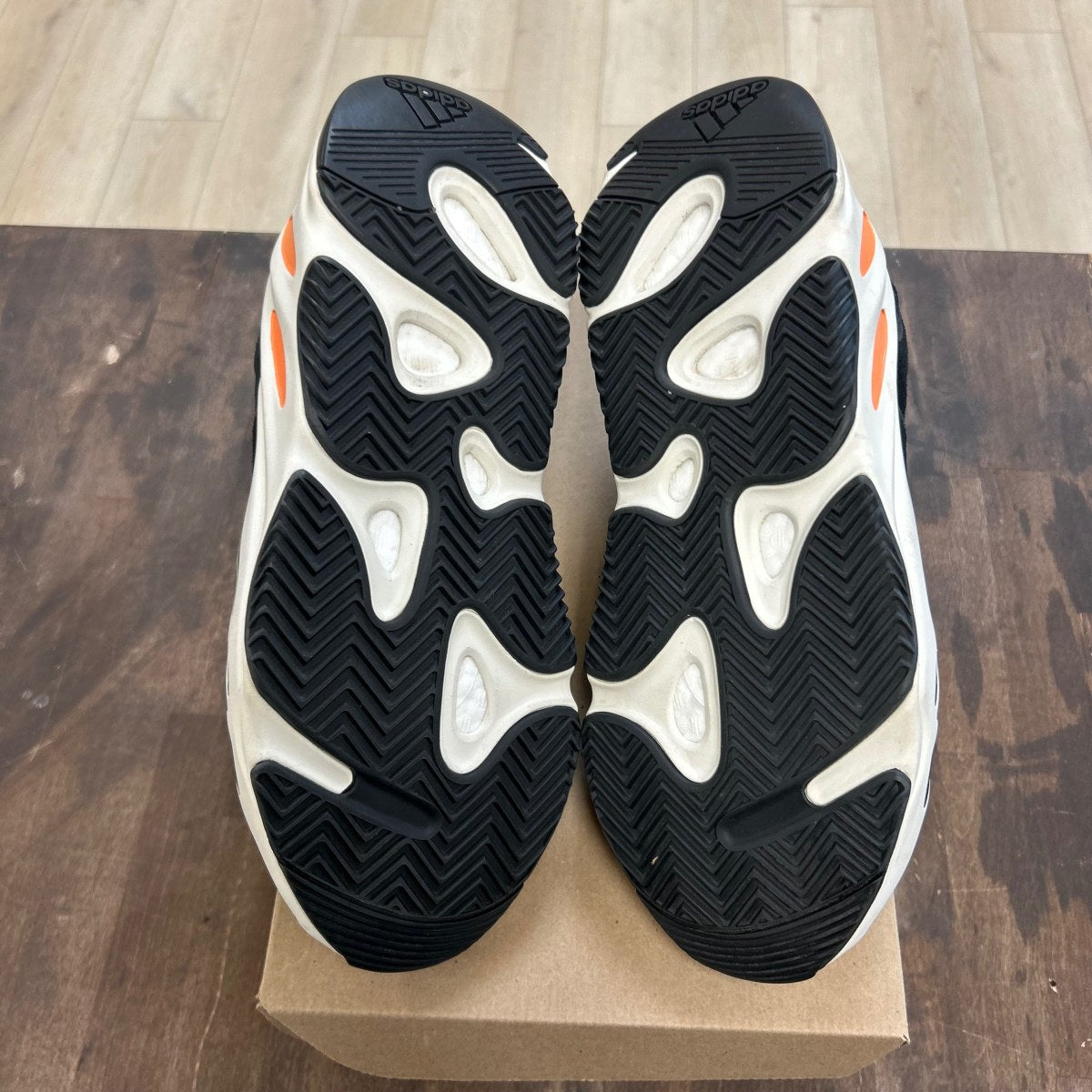adidas Yeezy Boost 700 Wave Runner Size 12 (Pre-Owned) - Image 5
