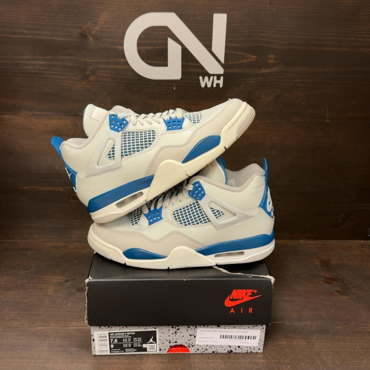 Jordan 4 Retro Military Blue (2024) - Image 1