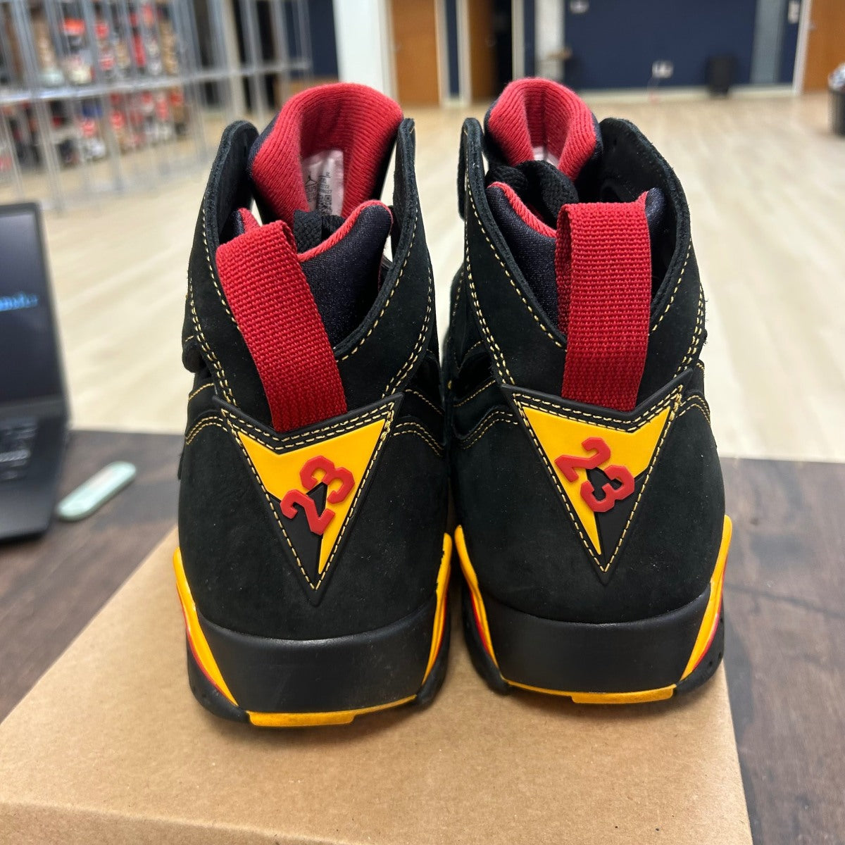 Jordan 7 Retro Citrus (2022) Size 11.5 (Pre-Owned) - Image 4