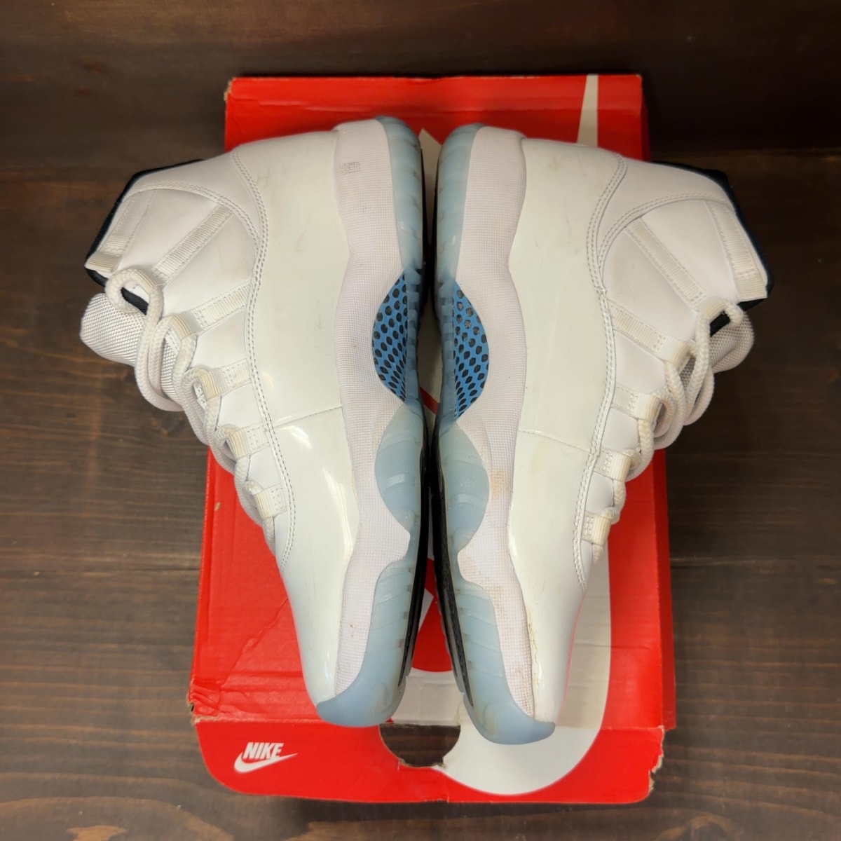 Jordan 11 Retro Legend Blue (2024) Size 10 (Pre-Owned) - aux
