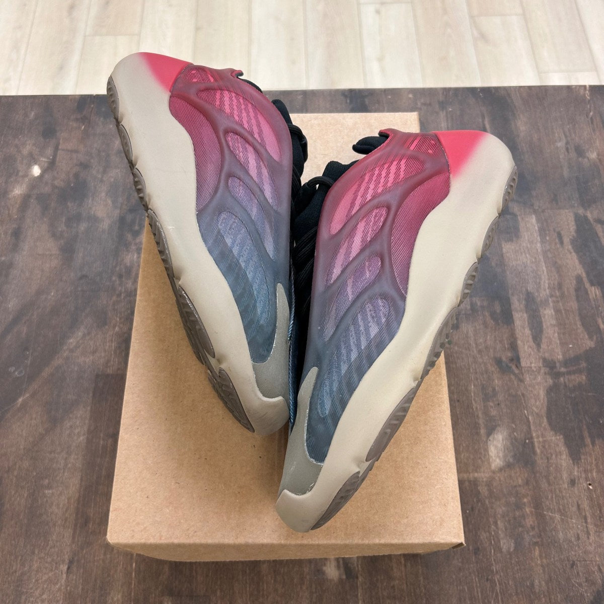 adidas Yeezy 700 V3 Fade Carbon Size 11 (Pre-Owned) - Image 1