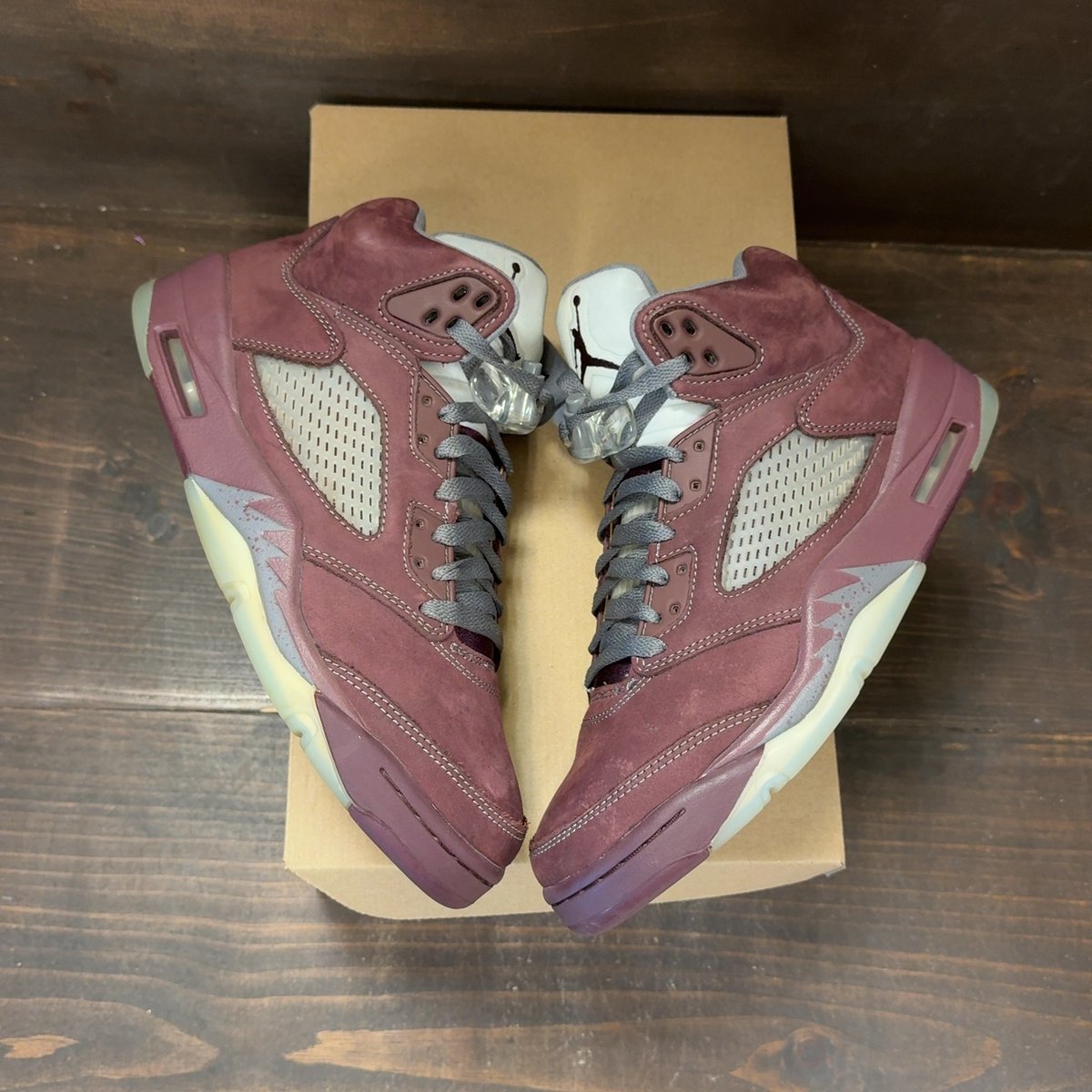 Jordan 5 Retro Burgundy (2023) Size 8 (Pre-Owned) - back