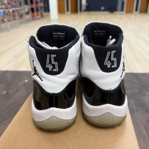 Jordan 11 Retro Concord (2018) Size 8.5 (Pre-Owned) - Image 4