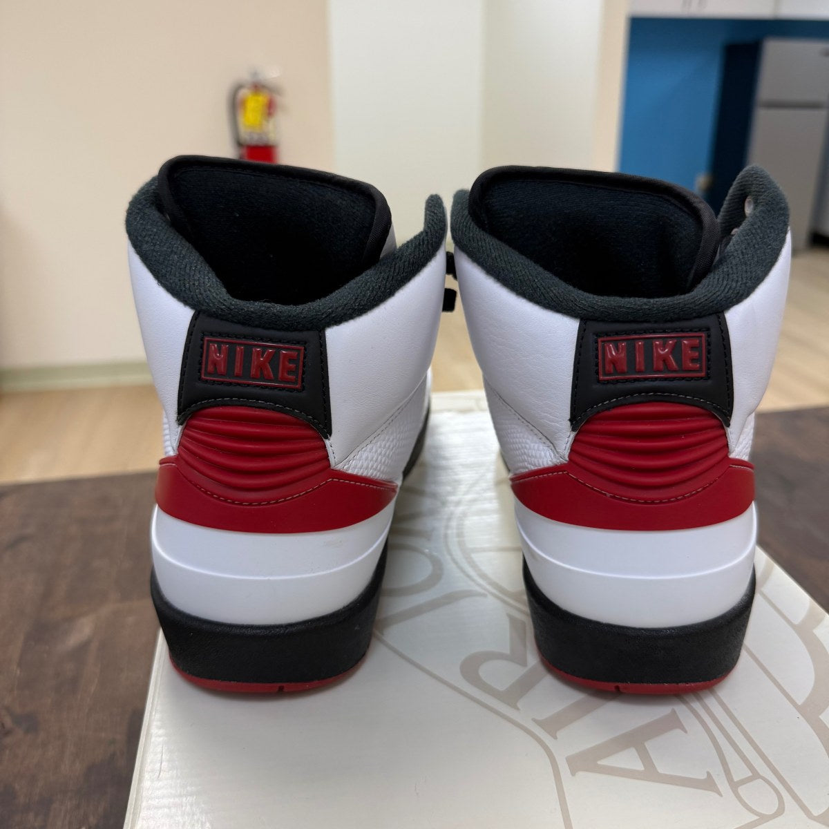 Jordan 2 Retro OG Chicago (2022) - Image 4