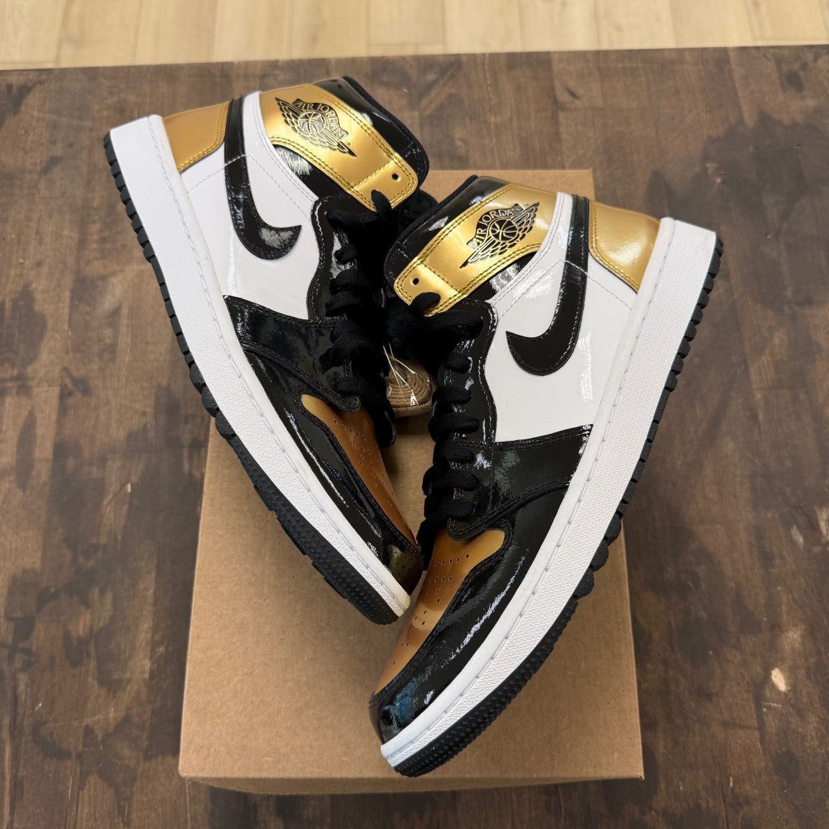 Jordan 1 Retro High Golf Patent Gold Toe Size 11 (Pre-Owned) - Image 1