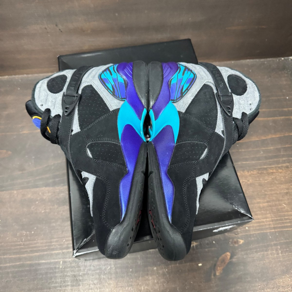 Jordan 8 Retro Aqua (2025) Size 10 (Pre-Owned) - tag