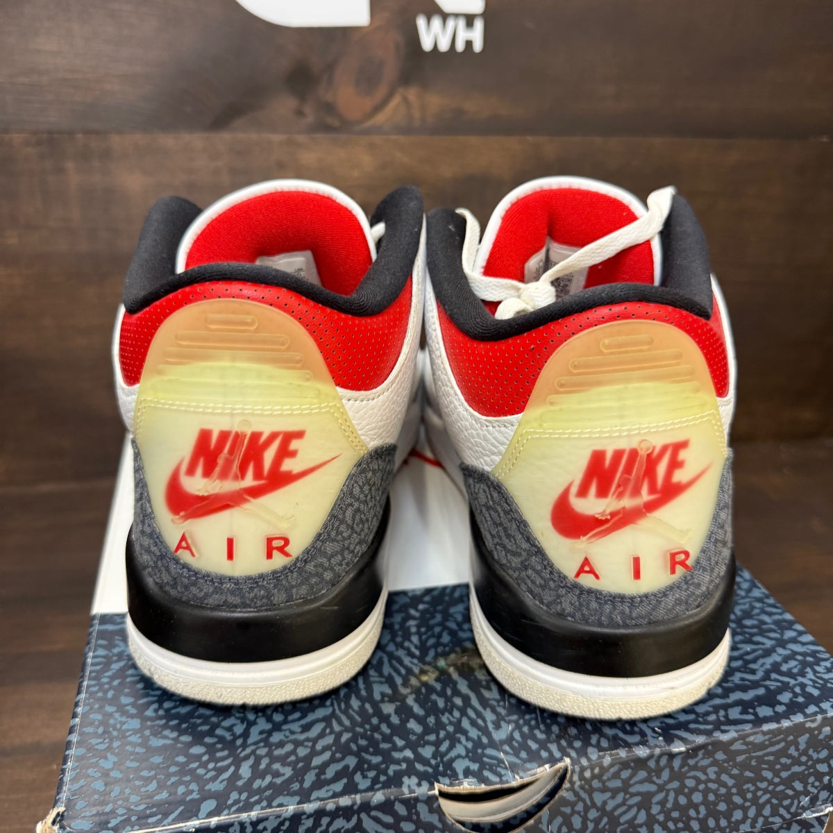 Jordan 3 Retro SE Fire Red Denim (2020) - Image 2
