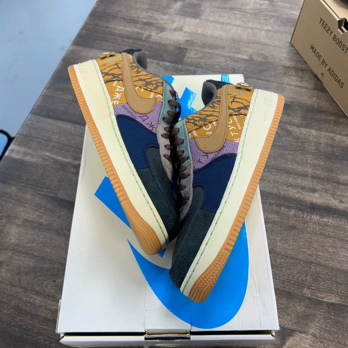 Nike Air Force 1 Low Travis Scott Cactus Jack - Image 1