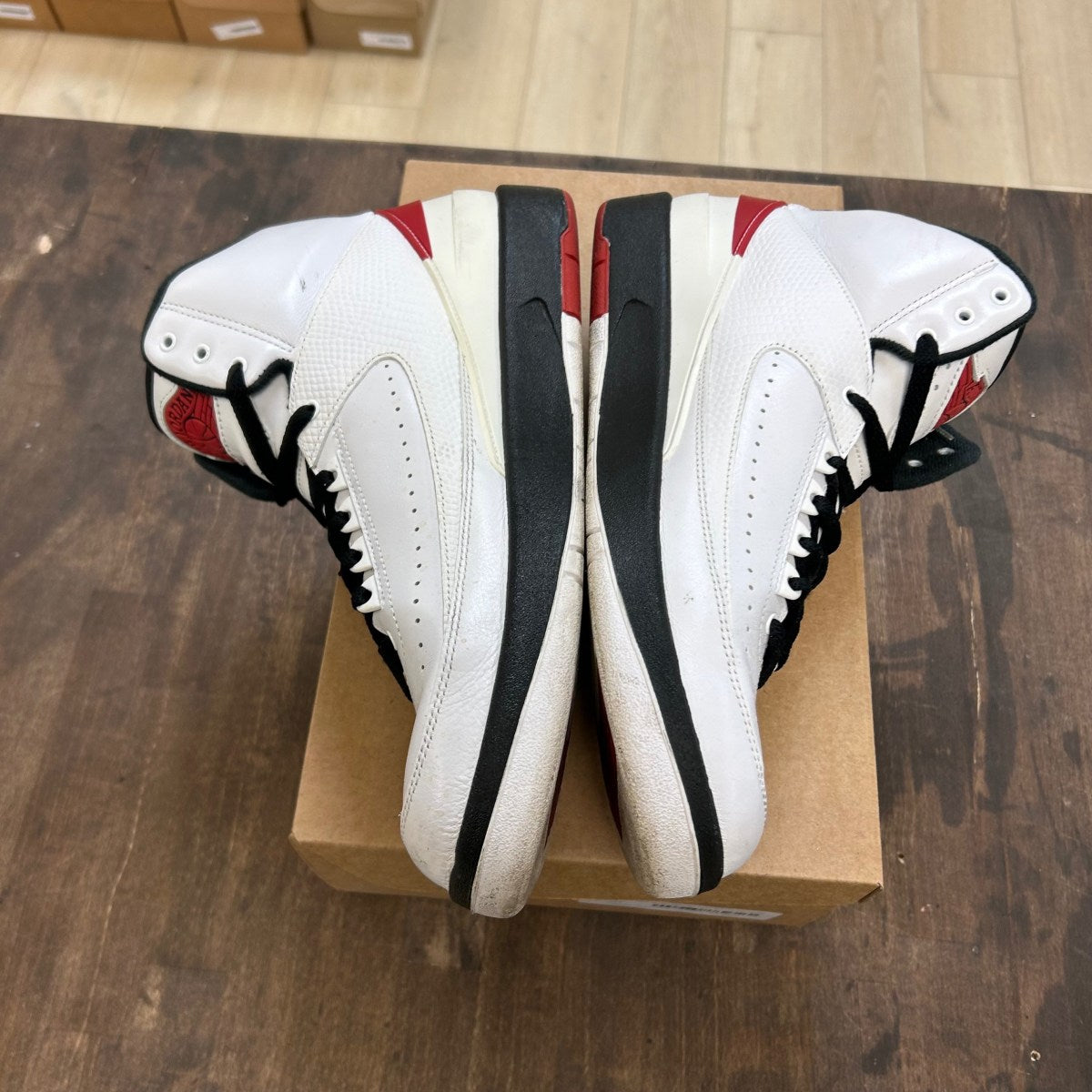 Jordan 2 Retro OG Chicago (2022) Size 11 (Pre-Owned) - Image 3