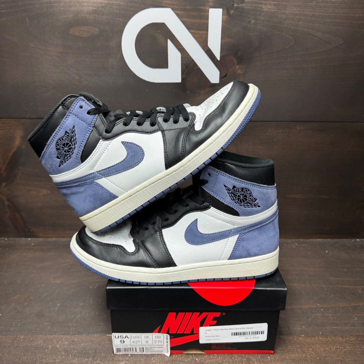 Jordan 1 Retro High Blue Moon Size 9 (Pre-Owned) - front