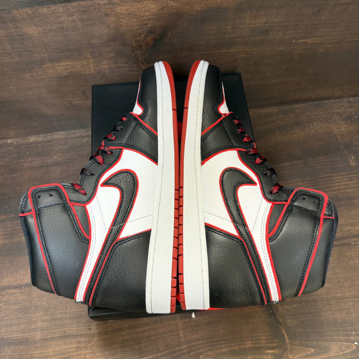 Jordan 1 Retro High Bloodline - Image 4