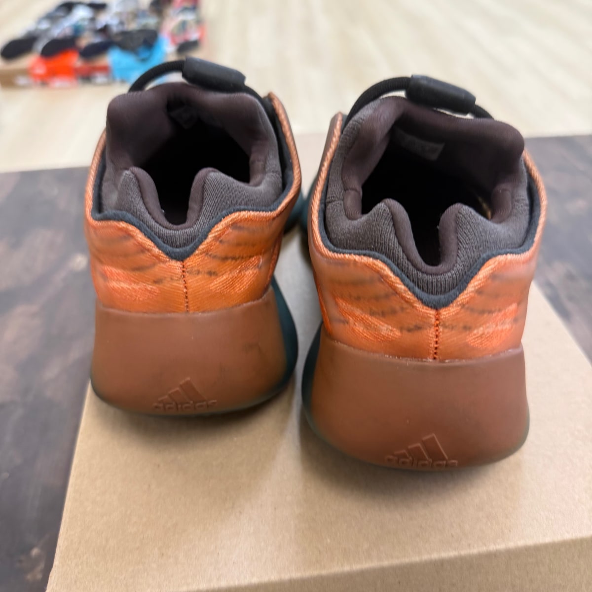 adidas Yeezy 700 V3 Copper Fade Size 6 (Pre-Owned) - Image 4