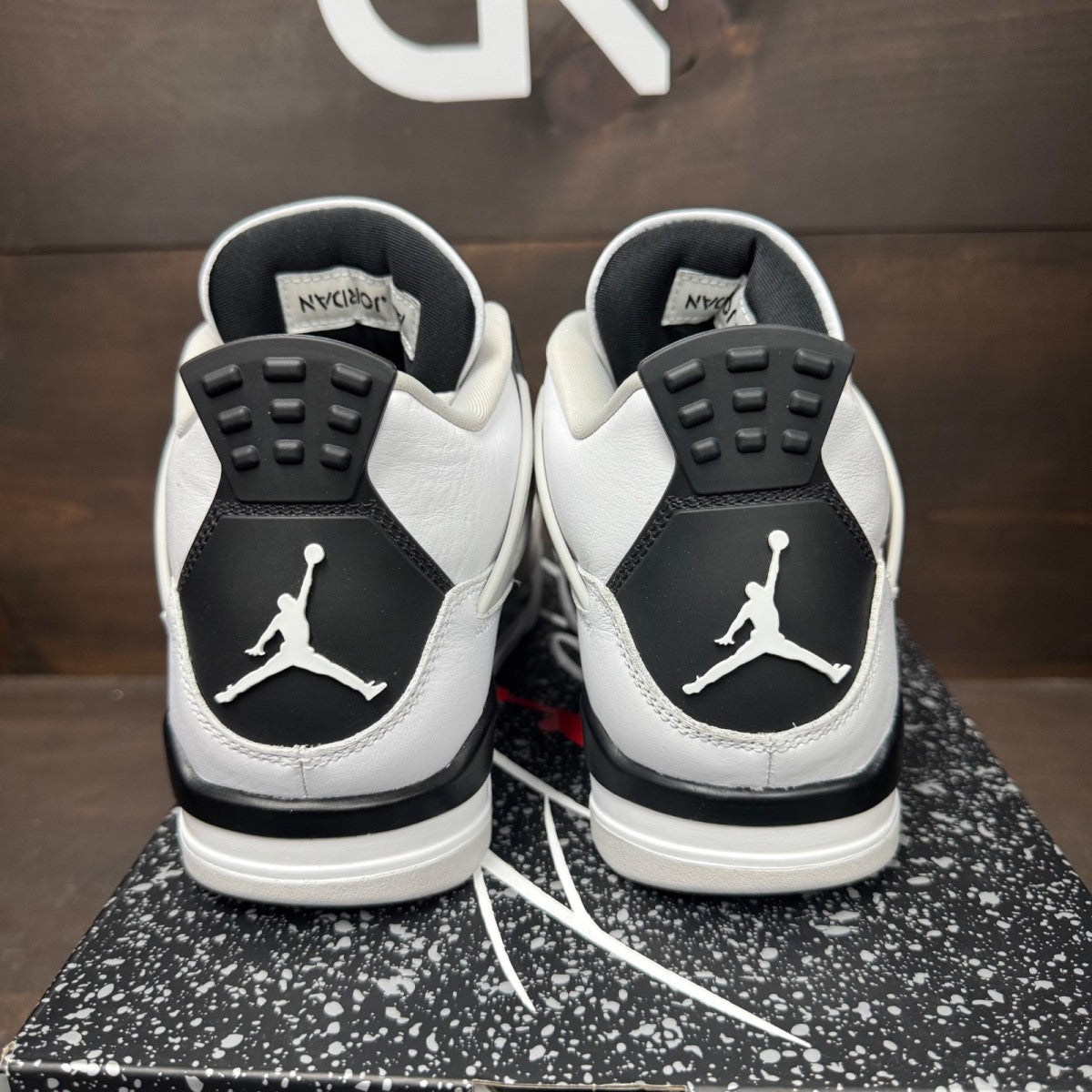 Jordan 4 Retro Military Black Size 8.5 (Pre-Owned) - sole