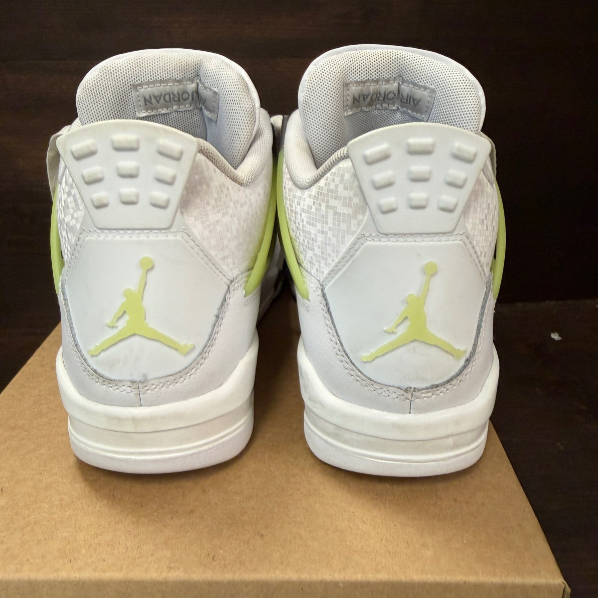Jordan 4 Retro Light Lemon Twist (GS) Size 6Y (Pre-Owned) - Image 4