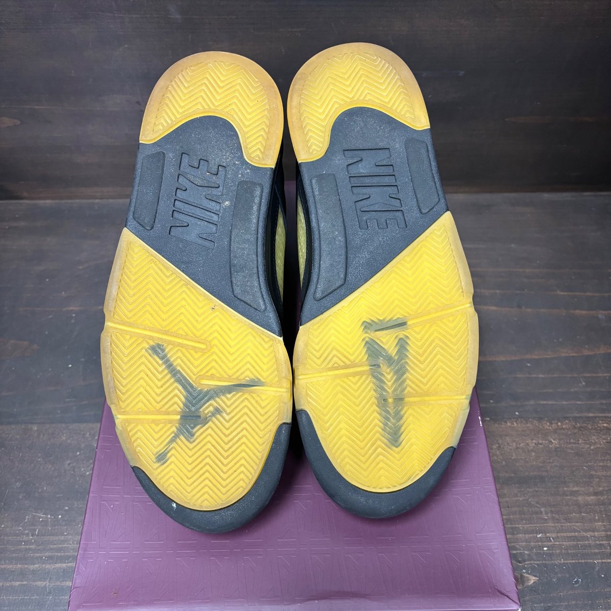 Jordan 5 Retro A Ma Maniére Dusk Size 9 (Pre-Owned) - box