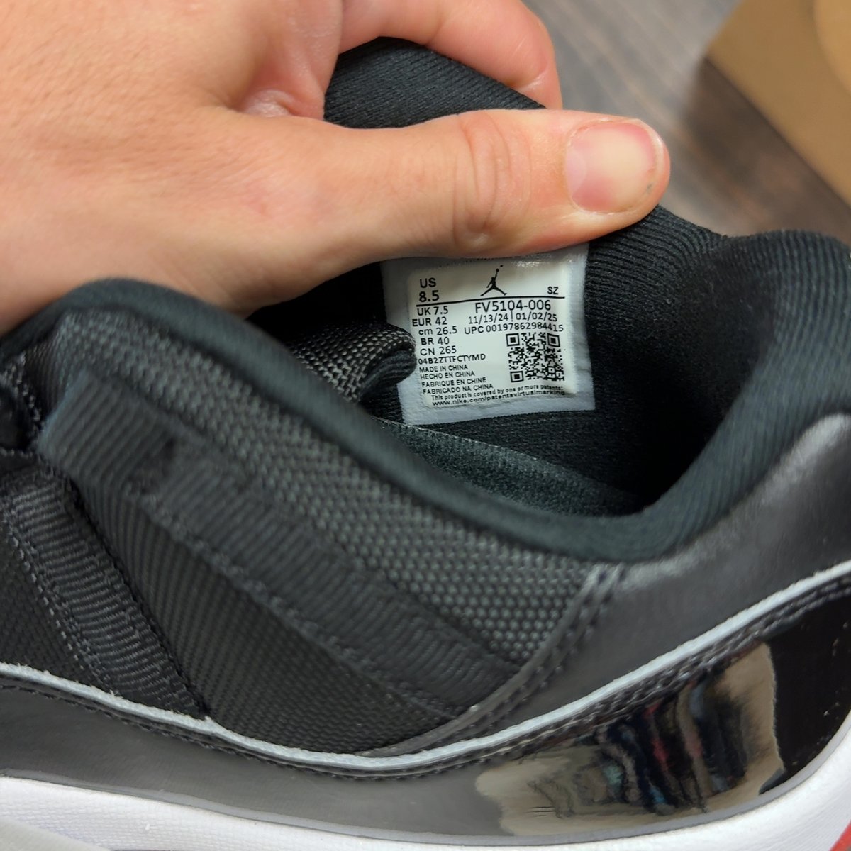 Jordan 11 Retro Low Bred (2025) Size 8.5 (Pre-Owned) - aux