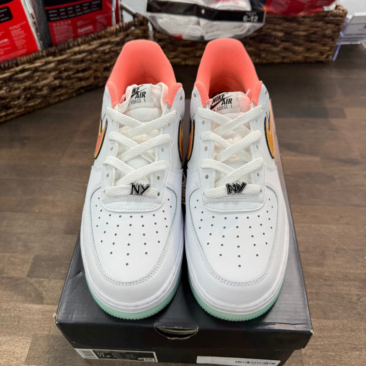 Nike Air Force 1 Low NY vs. NY White Crimson Pulse Size 10 (Pre-Owned) - Image 3
