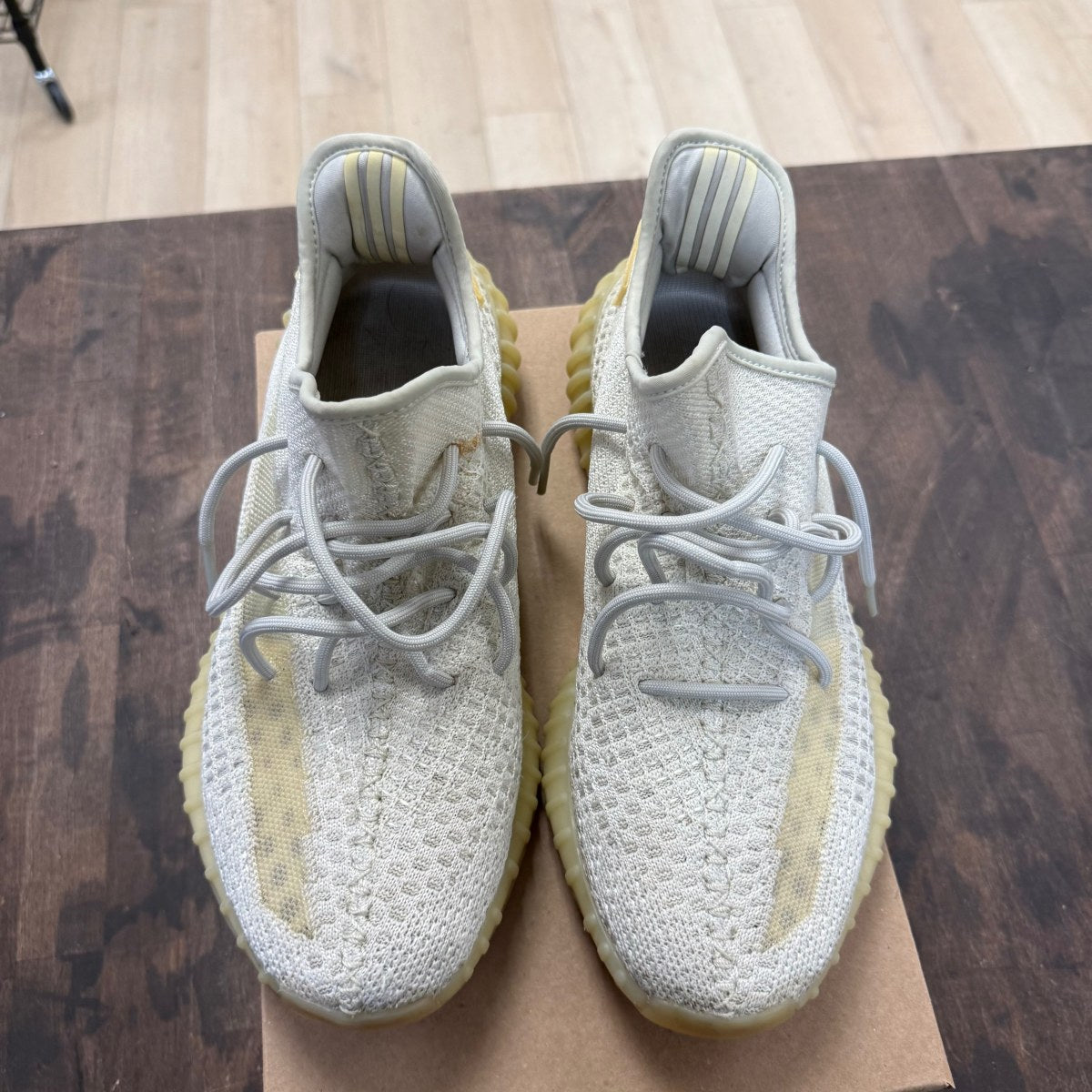 adidas Yeezy Boost 350 V2 Light Size 12 (Pre-Owned) - Image 2