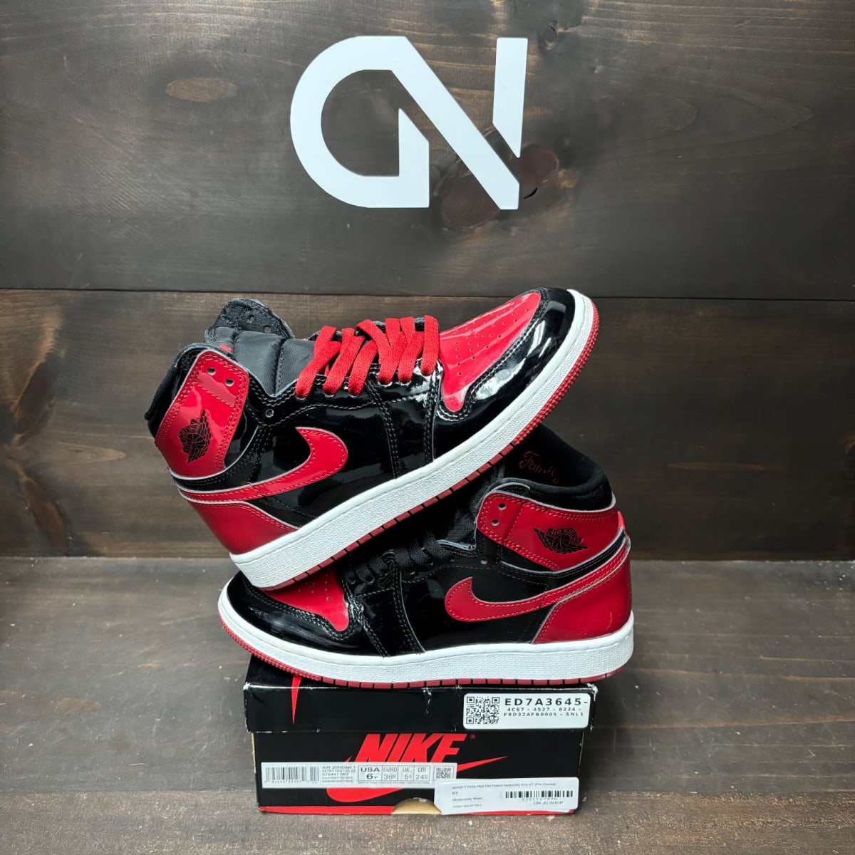 Jordan 1 Retro High OG Patent Bred (GS) Size 6Y (Pre-Owned) - front