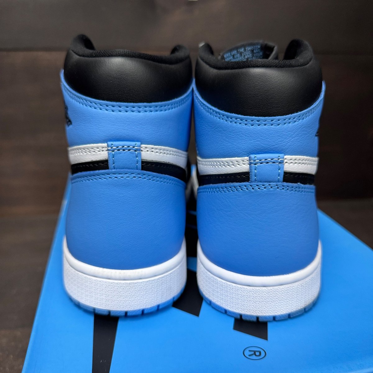 Jordan 1 Retro High OG UNC Toe Size 9 (Pre-Owned) - sole