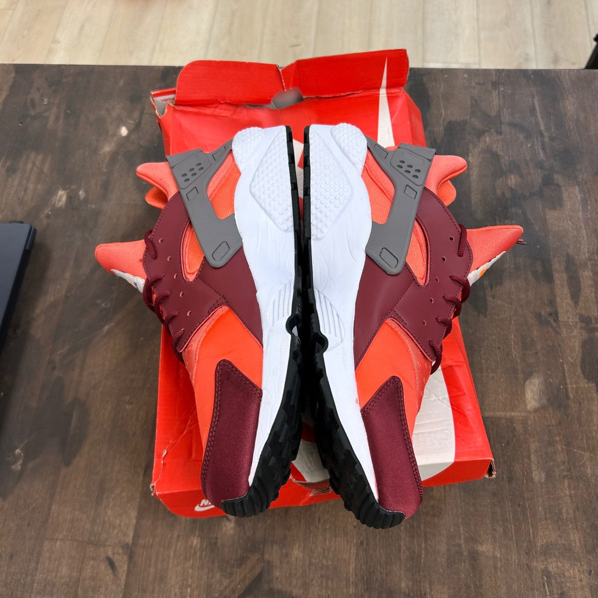Coral Red Nike Air Huarache Size 14 (Pre-Owned) - Image 3