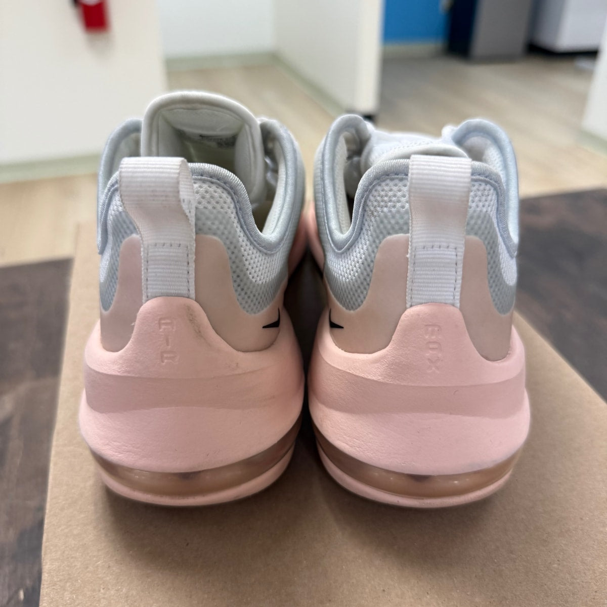 Nike Air Max Axis Washed Coral Aura (Women's) Size 8.5W (Pre-Owned) - Image 3